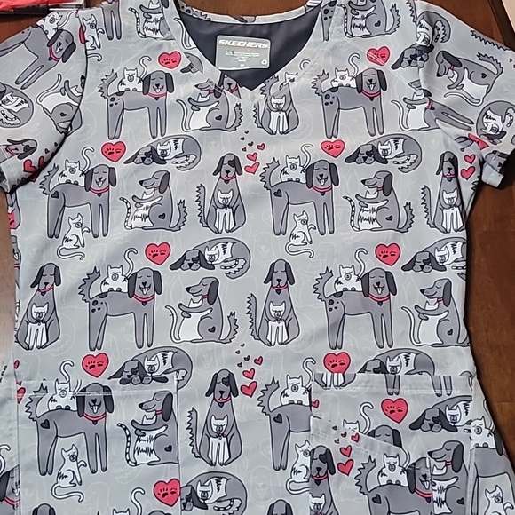 Skechers scrub top - Picture 3 of 4
